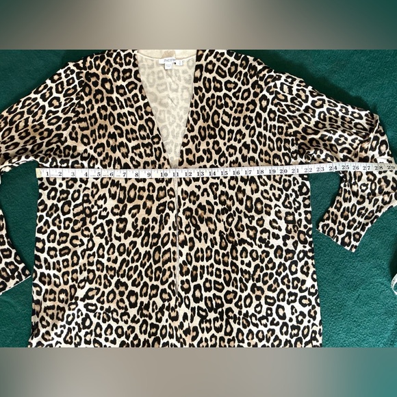 Chicos lighweight cardigan 🐆🐆 - Picture 9 of 13